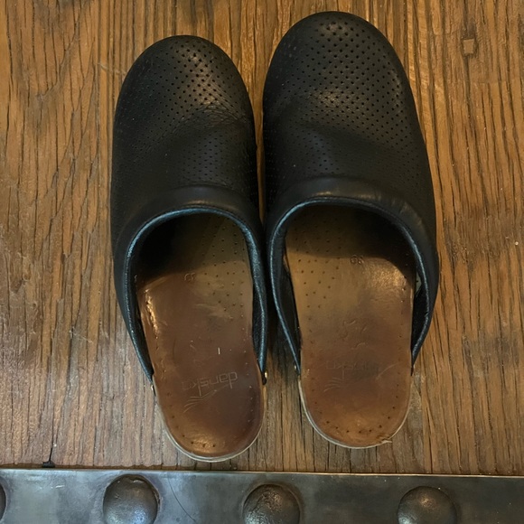 GUC Women Dansko Perforated BlackLeather Slip Slide Mule Clog size 39 - Picture 4 of 7